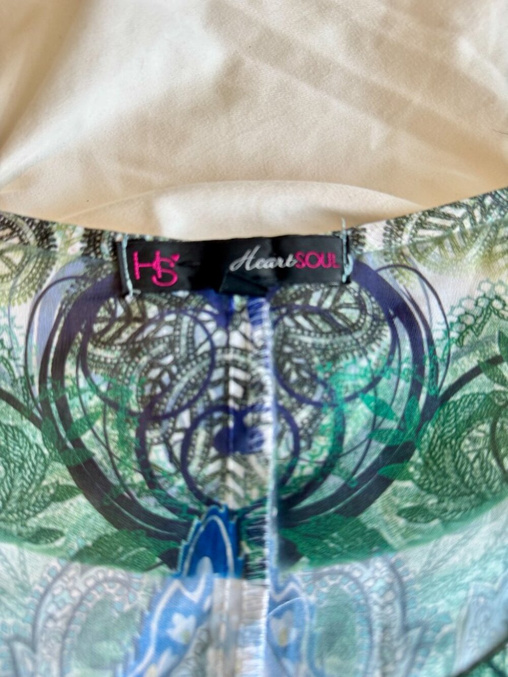 Heart SOUL Paisley Side-Tie Poncho Blouse Size Medium – Green & Blue - Picture 3 of 6